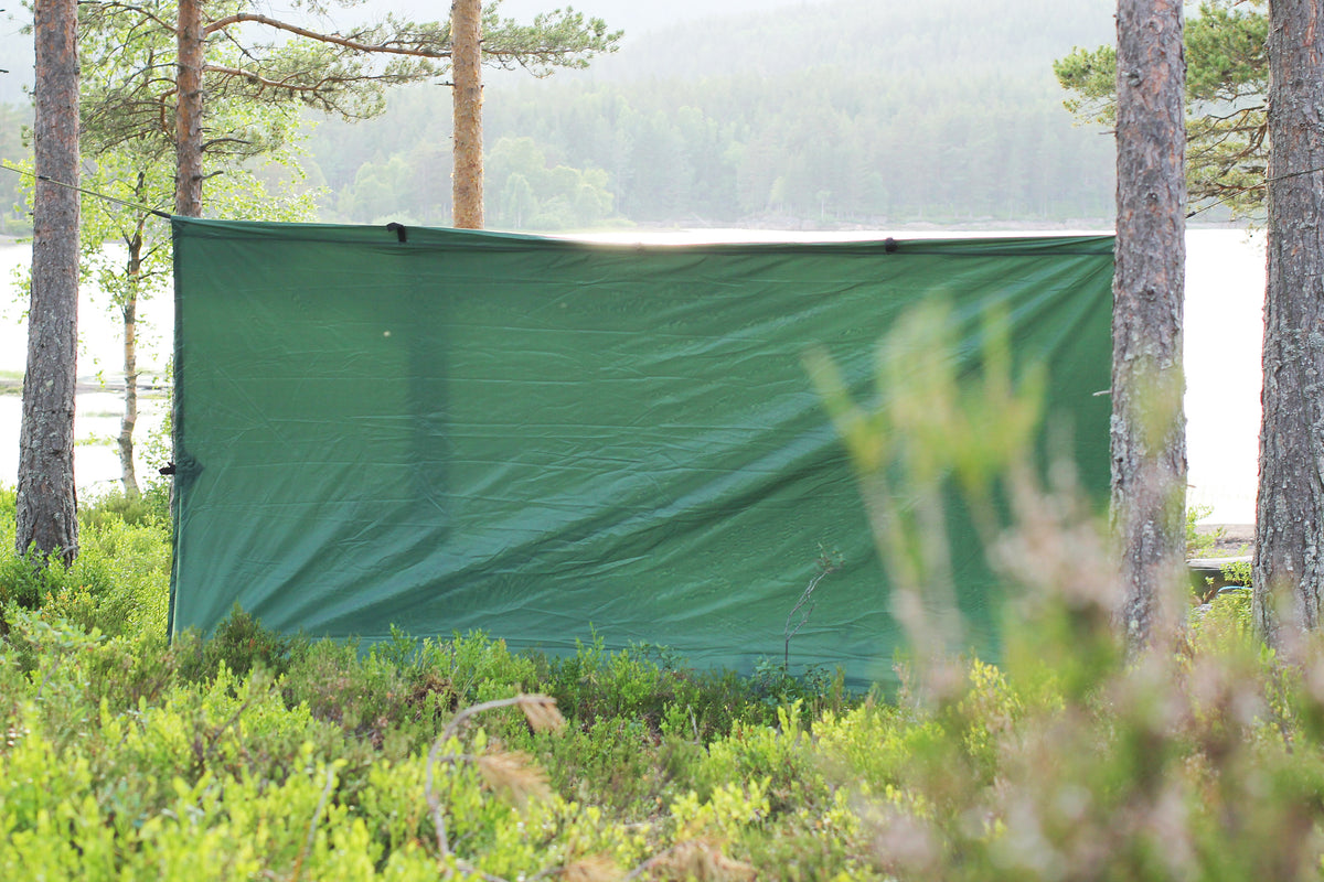 Tarp / Gapahuk med 4 stk barduner og 4 stk plugger